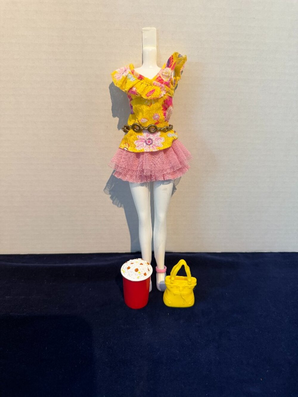Spin Master 2011 LIV Fashion Doll “Movie Night” Outfit